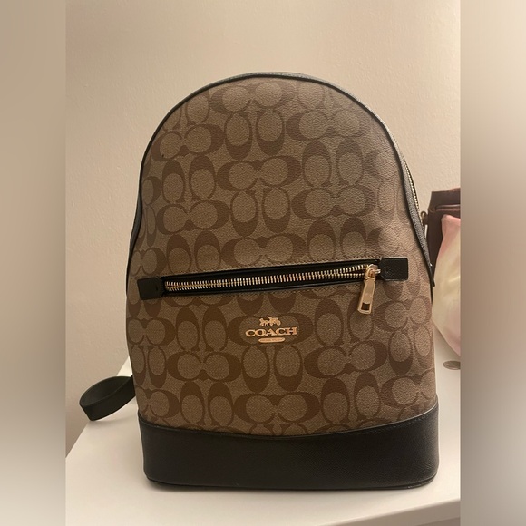 COACH Kenley Backpack In Signature Canvas & Leather Khaki
Black Gold - Picture 1 of 4
